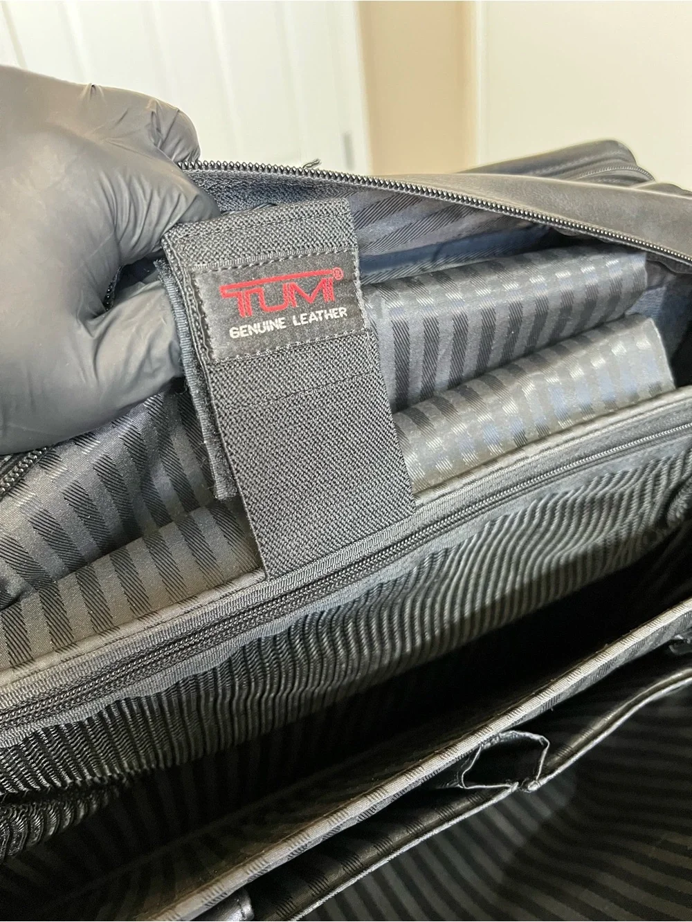 Tumi Black Leather Multi-Pocket Briefcase with Shoulder Strap